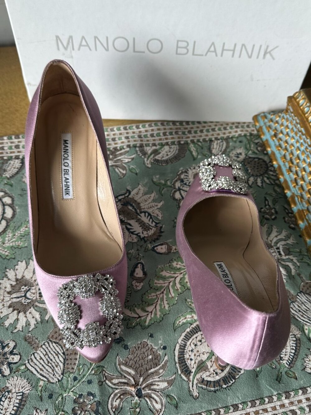 Manolo Blahnik Hangisi 105 Light Pink Satin Pumps 36
